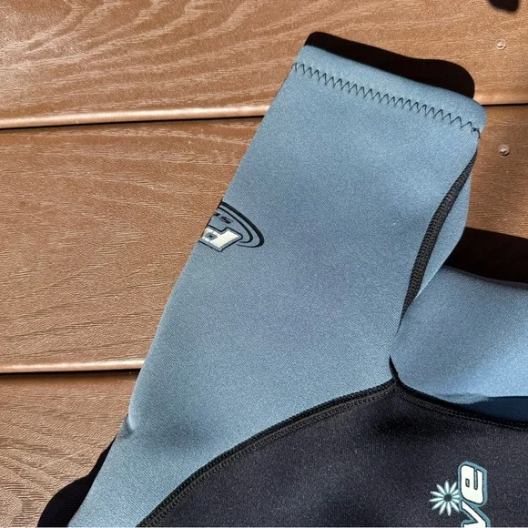 Body Glove Women’s Wet Suit - Picture 7 of 10